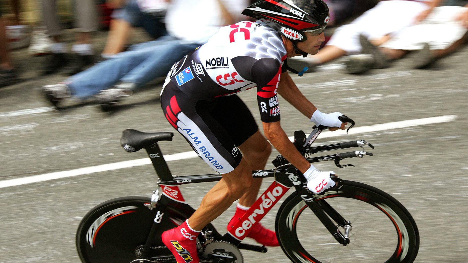 德甲争冠战焦点战,广厦队速胜步行者,体育世界的激情交响